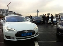 Tesla taxi Schiphol